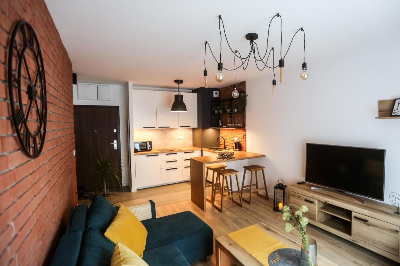 Bookowska 18 Apartment, Parking Free, Check In 24h Poznan